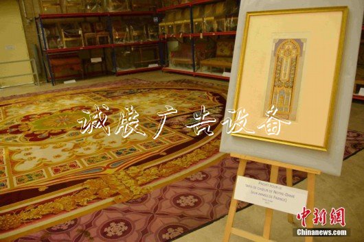 巴黎圣母院大火后學(xué)校宣傳欄幸存頂級(jí)文物展出