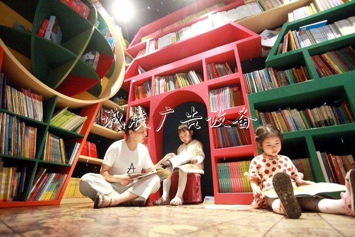 讀書熱運動潮 揚州文化宣傳欄這個暑假“精彩一夏”
