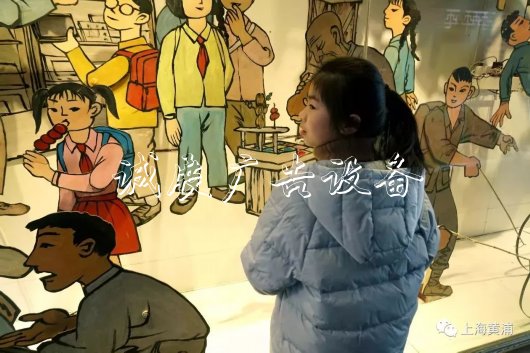 燈箱連環(huán)畫亮相田子廣告燈箱多少錢一個坊！展現(xiàn)上海弄堂年味