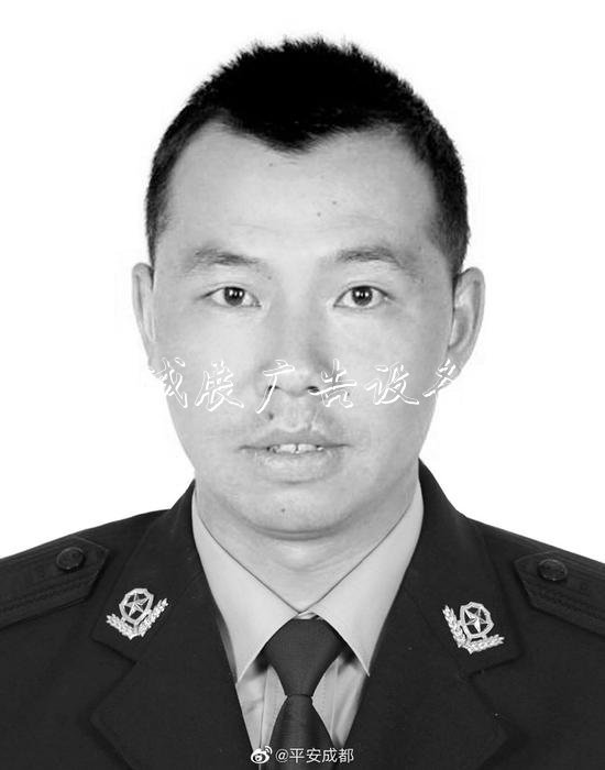 哀悼！抗洪救災(zāi)犧牲輔路燈燈箱警羅永紅遺體告別儀式舉行