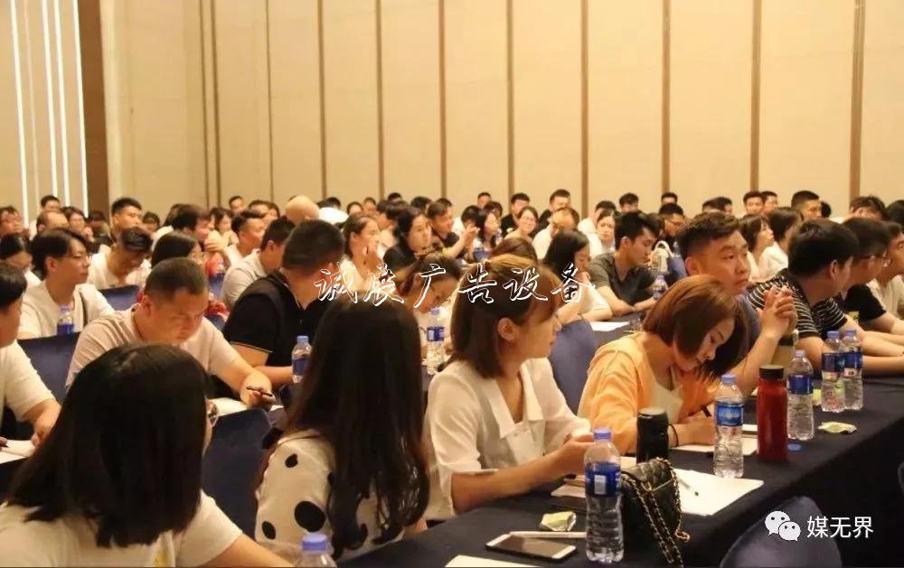 廣告主，請別再浪費(fèi)太陽能垃圾桶廣告費(fèi)！戶外廣告投放的1