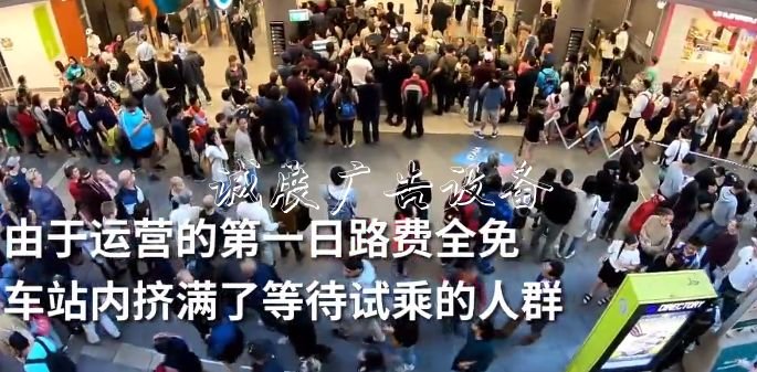 干洗柜、飲水機(jī)、廣告宣傳欄廠家垃圾箱…商業(yè)設(shè)備占據(jù)小