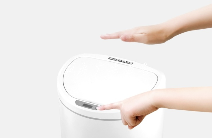 《小米也沒它早，小威宣傳欄燈箱率先推出家用智能分類垃