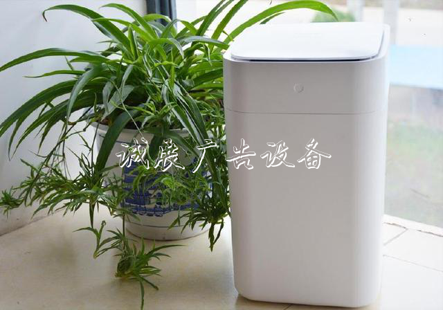 《小米也沒它早，小威宣傳欄燈箱率先推出家用智能分類垃