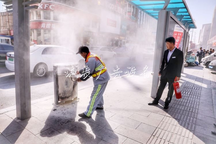 煙頭又惹禍垃圾桶起火分類垃圾亭！市民環(huán)衛(wèi)齊心兩分鐘化險