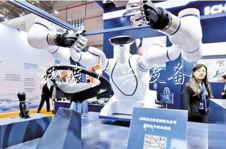 河北制造，借學(xué)校宣傳欄力先進(jìn)提升自己