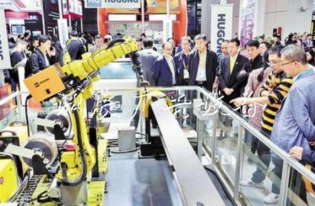 河北制造，借學(xué)校宣傳欄力先進(jìn)提升自己