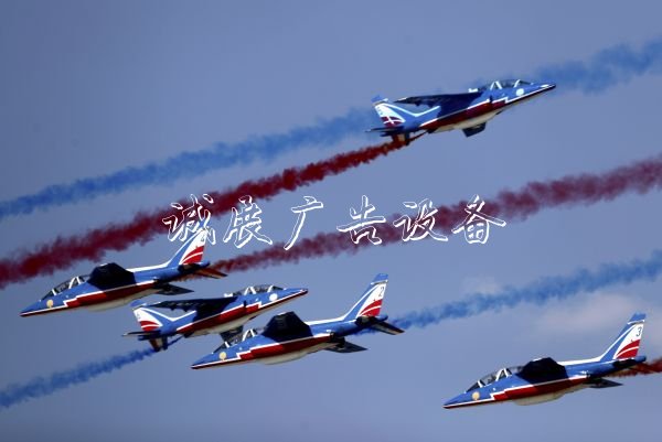 迪拜航展學校宣傳欄開幕