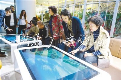 沉浸式旅游帶來新戶外廣告燈箱體驗（消費視窗）