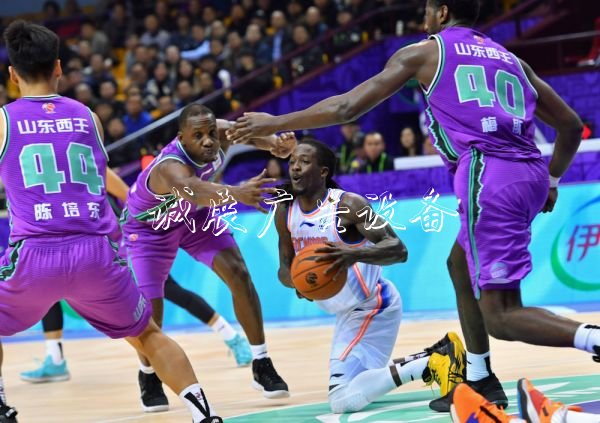 CBA聯(lián)賽：廣東、廣廈輕指路牌燈箱松取勝，四川客場逆轉(zhuǎn)山