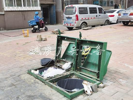 大連垃圾分類進(jìn)入倒計(jì)滾動(dòng)式燈箱時(shí) 智能垃圾箱試點(diǎn)取得成效