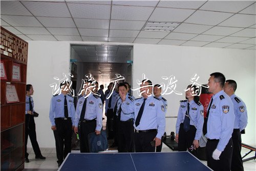 蓬溪縣公安局召開黨建社區(qū)宣傳欄暨“最強(qiáng)支部”創(chuàng)建推進(jìn)會議