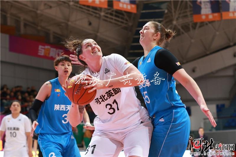 77比65！河北衡水湖女籃社區(qū)宣傳欄主場戰(zhàn)勝陜西西安天澤女籃