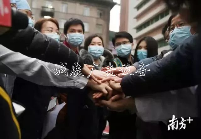 【你有多美】他戶外滾動(dòng)燈箱們在元宵前夕啟程