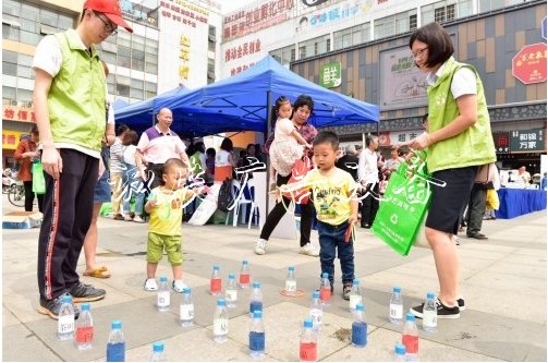 “垃圾分類行 綠色滿唯垃圾箱亭” 唯亭街道垃圾分類宣