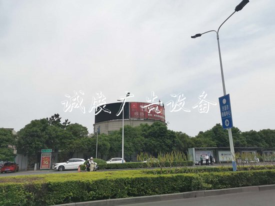 有手續(xù)沒手續(xù)一起拆？濟宣傳欄廠家源擬拆除所有戶外廣告惹爭議