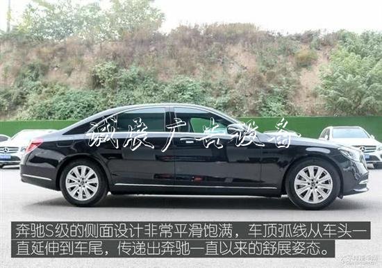 豐田埃爾法叫板奔馳路燈燈箱S級(jí) 誰更舒適和尊貴？