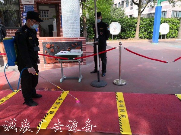校門(mén)怎么進(jìn)，飯?jiān)趺闯蕴?yáng)能垃圾桶，課怎么上？下周一“神
