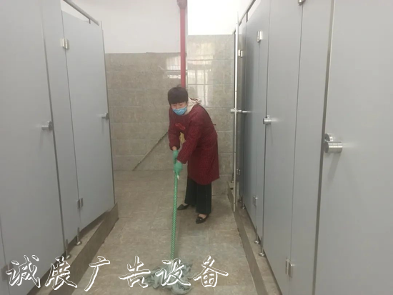學(xué)生宿舍大掃除