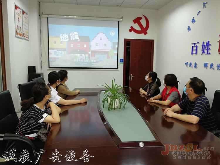 新廠街道多社區(qū)開展?jié)L動式燈箱防災減災講座等宣傳活動