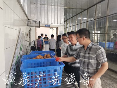 讓每一位學(xué)生都安全 湖南指路牌道縣嚴(yán)查共管護(hù)航學(xué)校食品安全