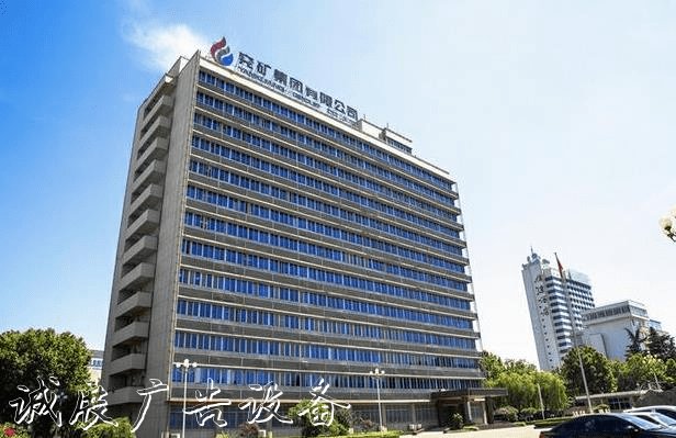 【上觀新聞】就地取材不銹鋼宣傳欄，寶山區(qū)這群環(huán)衛(wèi)工“借