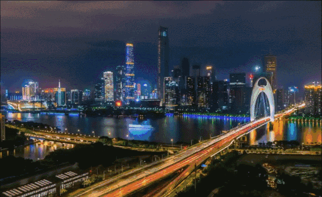 霓虹璀璨的不夜城里，太陽能垃圾桶讓我們一起守護(hù)這片黑暗