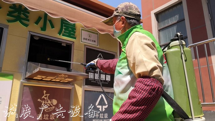 又悶又濕，這些小區(qū)垃太陽能垃圾桶圾箱房居然不臭，幕后英