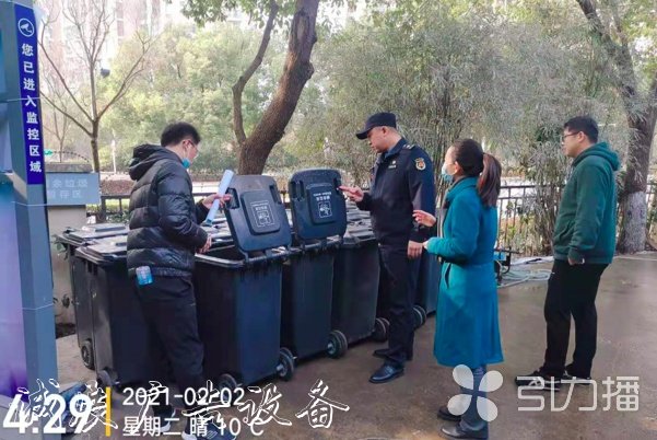 園區(qū)加大執(zhí)法檢查力度黨建宣傳欄，推進(jìn)重點(diǎn)場(chǎng)所垃圾分類