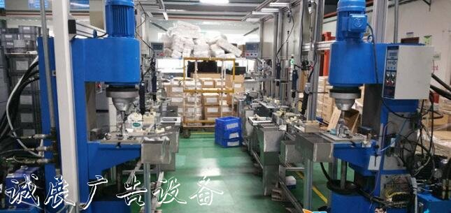 吉林小型路牌自動鉚釘機