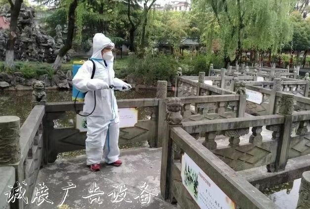 上海持續(xù)進行公共滾動廣告燈箱環(huán)境大沖洗、大消殺